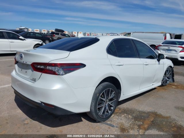 4T1F31AK4NU589069 Toyota Camry Xle Hybrid