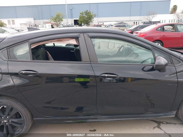 Chevrolet Cruze Lt Auto 2018 3G1BE6SM7JS623227 Image 13