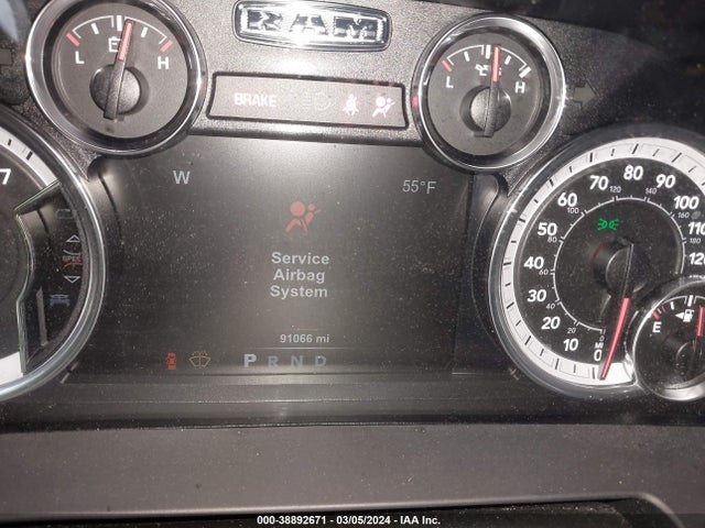 RAM 1500 Laramie  4x2 5'7 Box 2018 1C6RR6NT9JS143674 Image 16