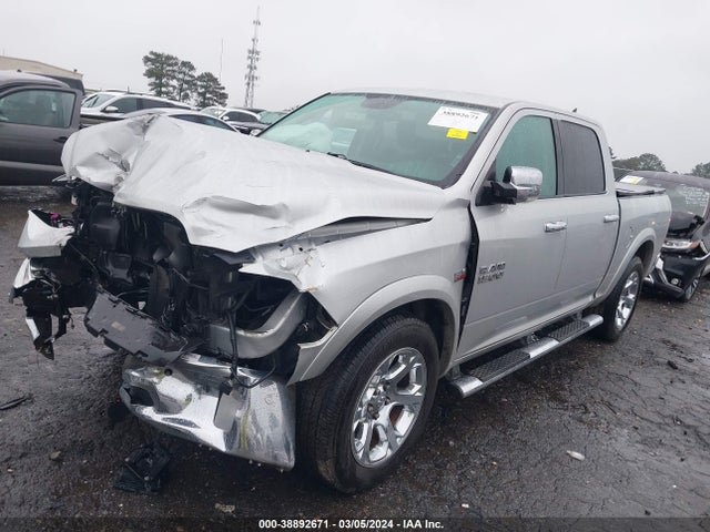 RAM 1500 Laramie  4x2 5'7 Box 2018 1C6RR6NT9JS143674 Image 2