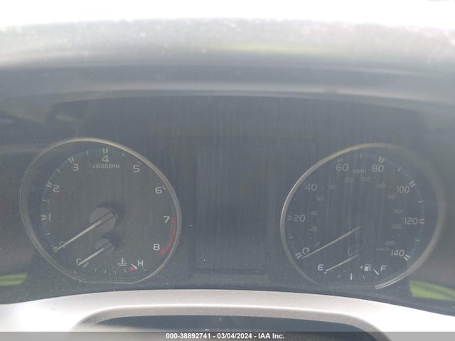 Toyota RAV4 LE 2018 JTMZFREV8JJ193525 Image 15