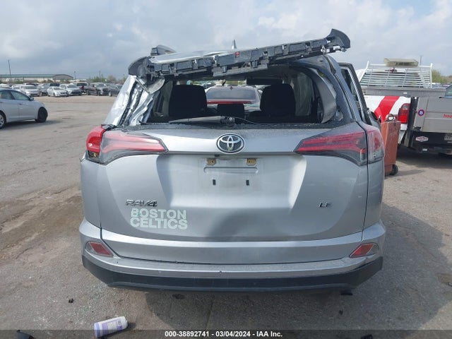 Toyota RAV4 LE 2018 JTMZFREV8JJ193525 Image 16