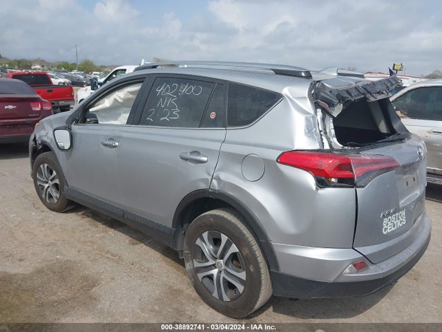 Toyota RAV4 LE 2018 JTMZFREV8JJ193525 Image 3