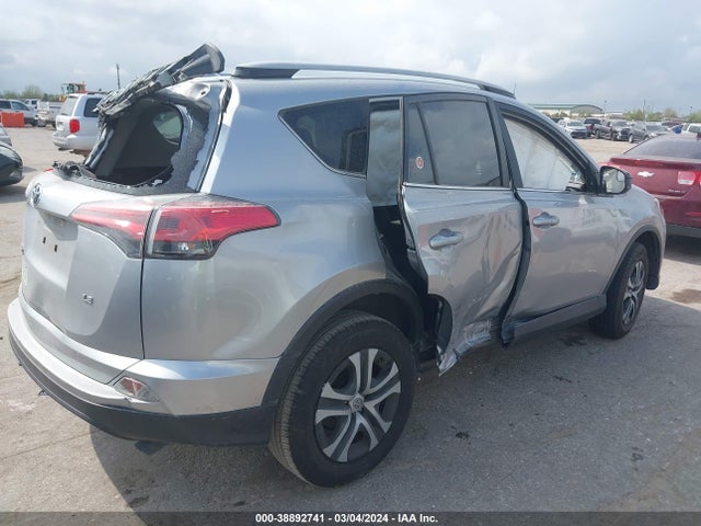 Toyota RAV4 LE 2018 JTMZFREV8JJ193525 Image 4
