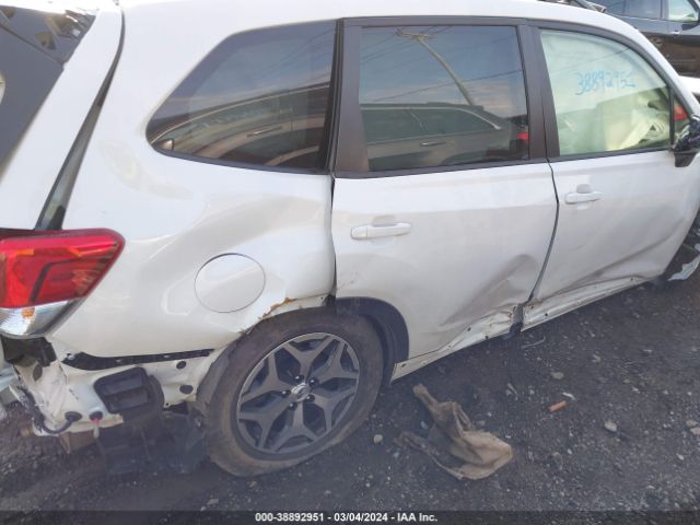 JF2SKADC9NH447319 Subaru Forester Premium