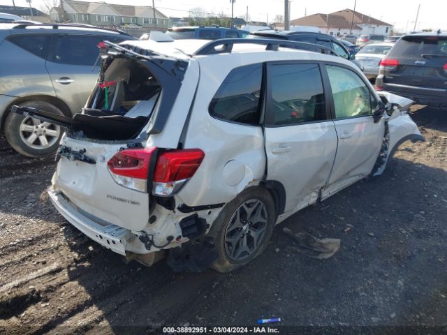 JF2SKADC9NH447319 Subaru Forester Premium