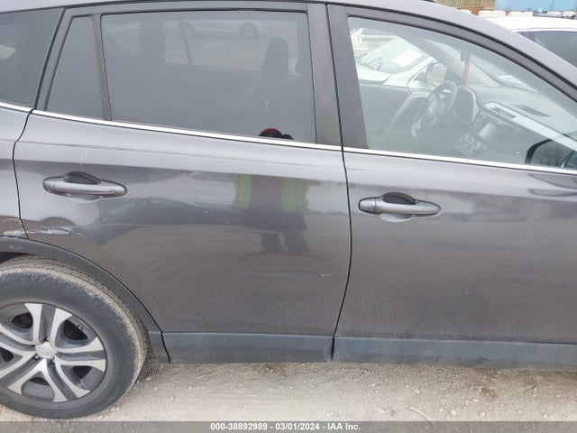 Toyota RAV4 LE 2016 JTMZFREV6GJ092315 Image 13