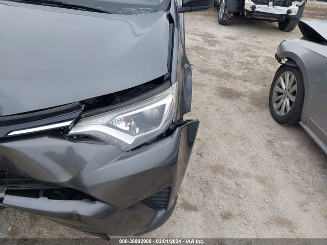 Toyota RAV4 LE 2016 JTMZFREV6GJ092315 Image 19