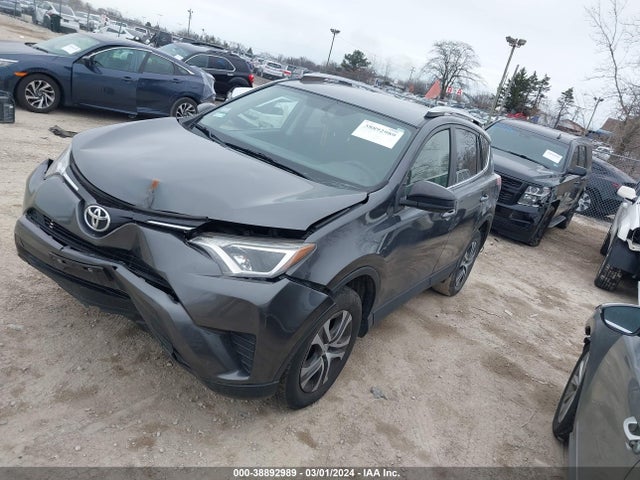 Toyota RAV4 LE 2016 JTMZFREV6GJ092315 Image 2