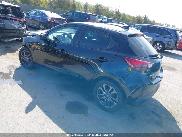 Toyota YARIS LE 2020 3MYDLBJV6LY708196 Image 3