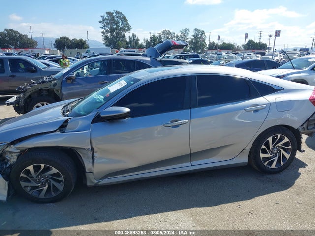 Honda CIVIC EX 2018 2HGFC2F70JH521025 Image 15