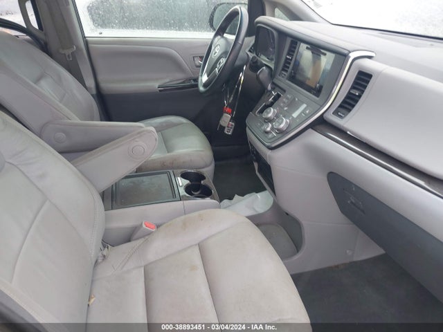 Toyota Sienna Xle 8 Passenger 2017 5TDYZ3DC7HS783972 Image 5