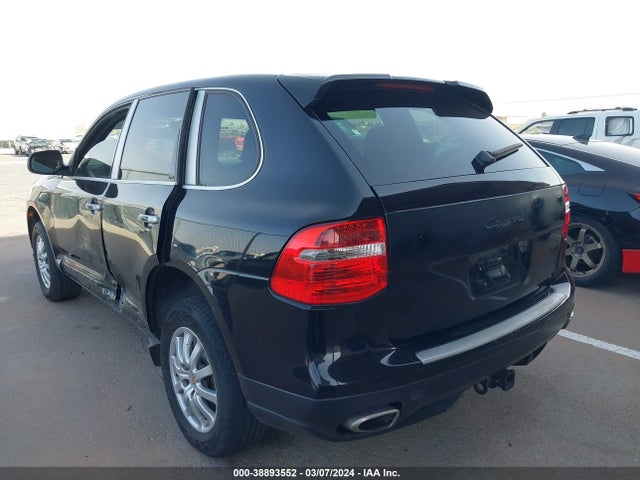 2009 PORSCHE CAYENNE WP1AA29P19LA09667 Photo 2