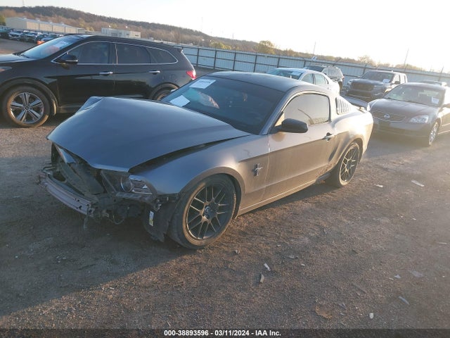 Ford Mustang V6 2014 1ZVBP8AM8E5277605 Image 2