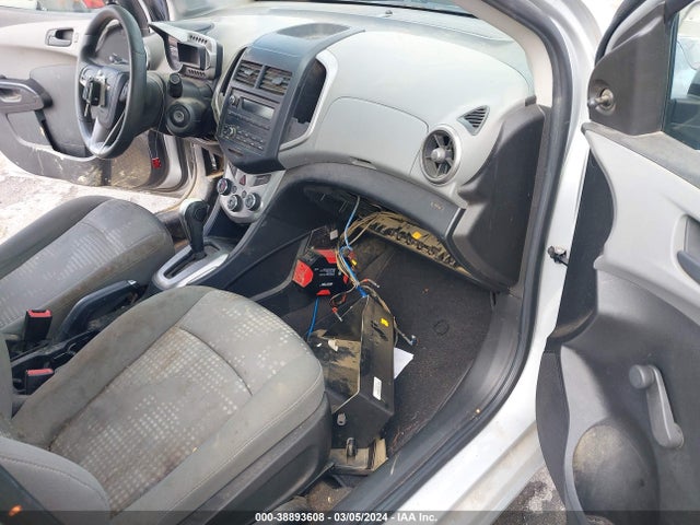 Chevrolet Sonic Ls Auto 2016 1G1JA5SH8G4167106 Image 5