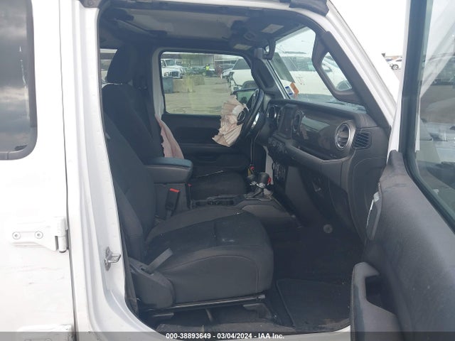 1C4HJXEN9KW682342 Jeep Wrangler Unlimited Sahara 4x4