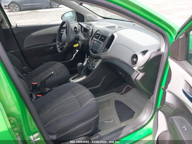 Chevrolet Sonic Lt Auto 2016 1G1JC6SG4G4116337 Image 5