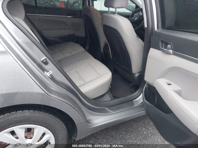 Hyundai ELANTRA SE 2018 5NPD74LF1JH357485 Image 8