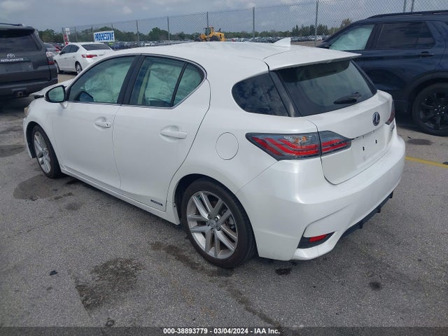 Lexus CT 200H 2015 JTHKD5BH9F2227969 Image 3