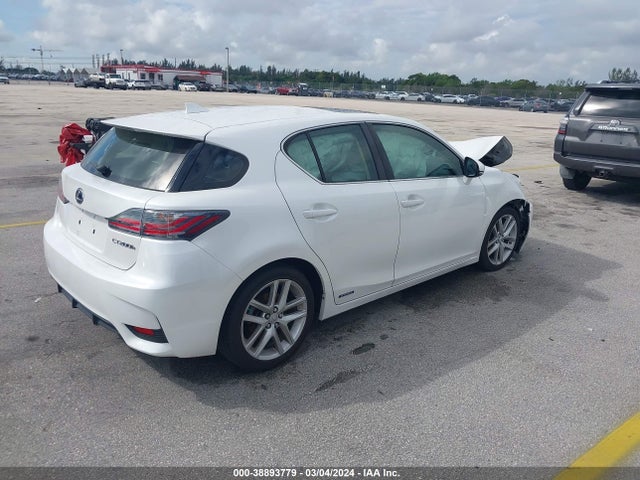 Lexus CT 200H 2015 JTHKD5BH9F2227969 Image 4
