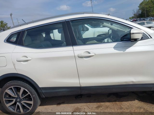 JN1BJ1CP3KW233295 Nissan Rogue Sport Sl