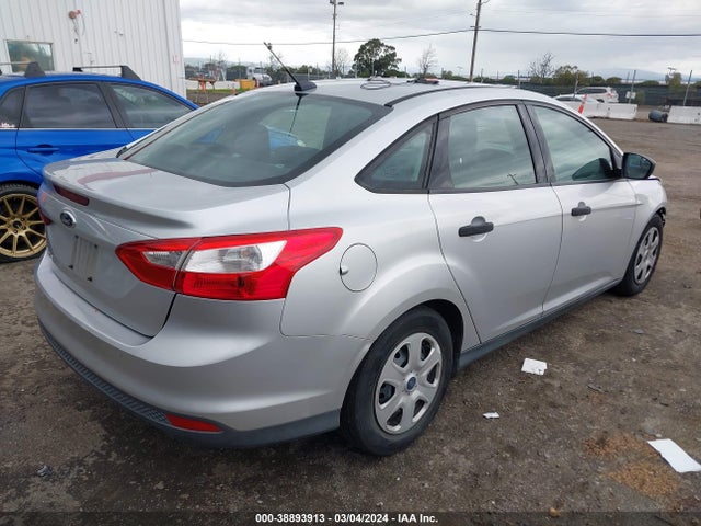 Ford FOCUS S 2014 1FADP3E28EL442996 Image 4
