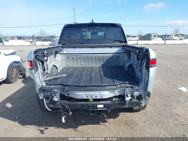 Rivian R1t Adventure 2022 7FCTGAAA8NN012083 Image 17