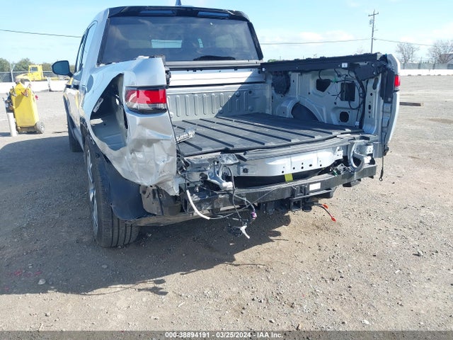Rivian R1t Adventure 2022 7FCTGAAA8NN012083 Image 6