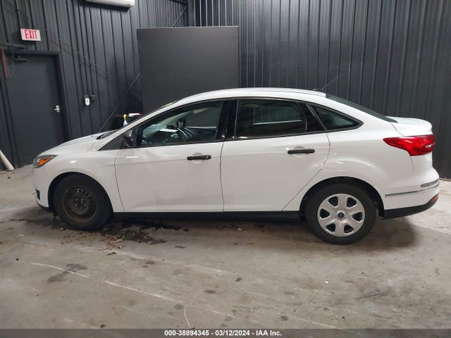Ford FOCUS S 2017 1FADP3E2XHL335260 Image 14