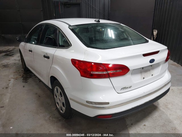 Ford FOCUS S 2017 1FADP3E2XHL335260 Image 3