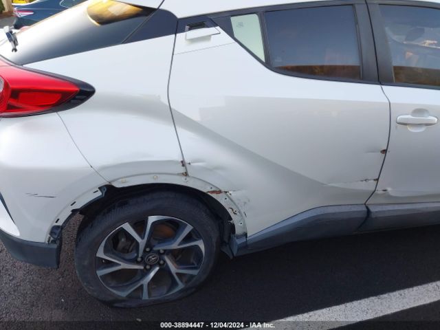 NMTKHMBX2JR026079 Toyota C-HR XLE