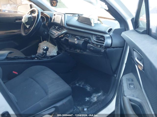 NMTKHMBX2JR026079 Toyota C-HR XLE