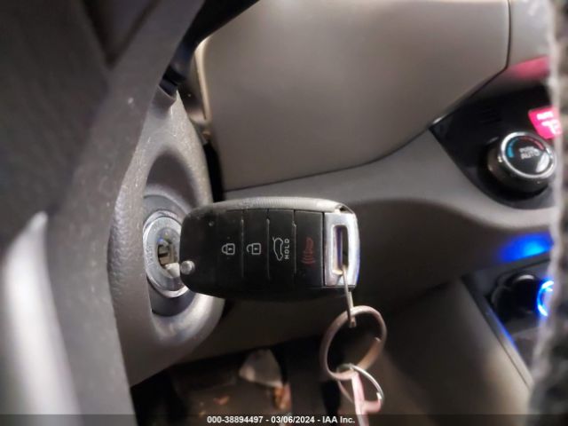 KNDPCCAC6E7552813 KIA Sportage Ex