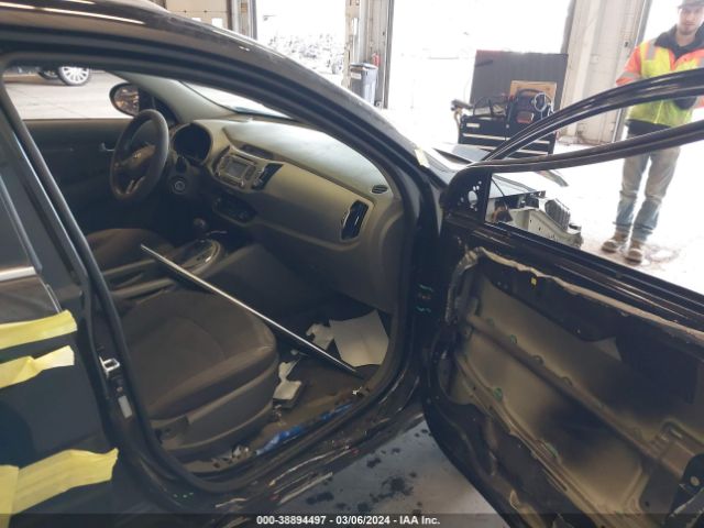 KNDPCCAC6E7552813 KIA Sportage Ex