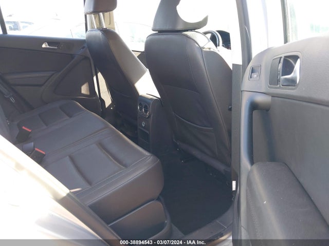 WVGBV7AX0HK001532 Volkswagen Tiguan 2.0t S