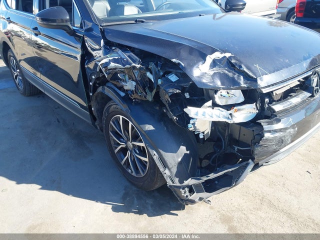 3VV3B7AX2LM086412 Volkswagen Tiguan 2.0t Se/2.0t Se R-line Black/2.0t Sel