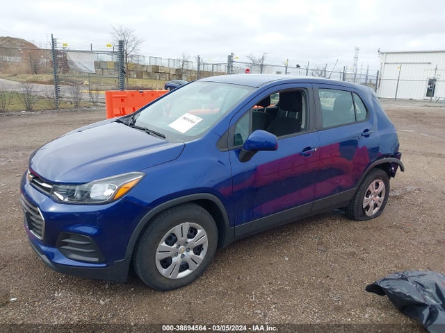 Chevrolet TRAX LS 2017 3GNCJKSB9HL220246 Image 2