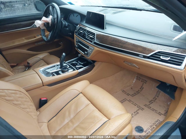 BMW M760i Xdrive 2018 WBA7H6C55JG614792 Image 5