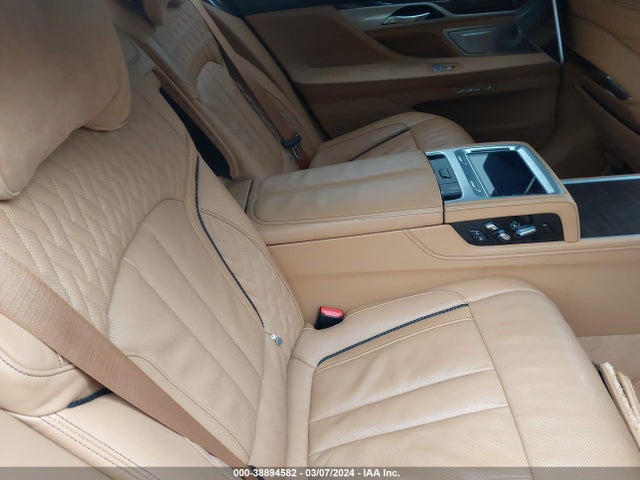 BMW M760i Xdrive 2018 WBA7H6C55JG614792 Image 8