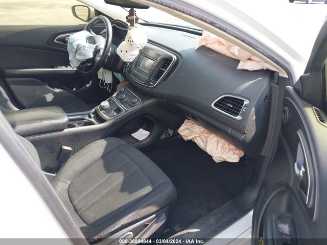 Chrysler 200 Limited 2016 1C3CCCAB0GN152738 Image 5