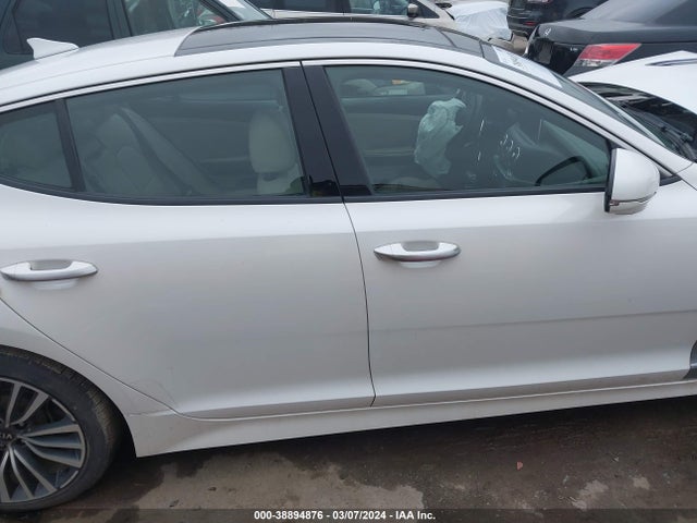 KIA Stinger Premium 2018 KNAE25LA5J6021844 Image 13