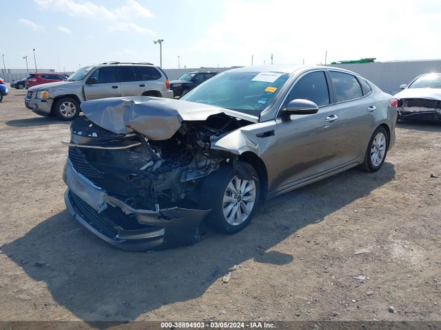 KIA Optima Lx 2018 5XXGT4L30JG259221 Image 2