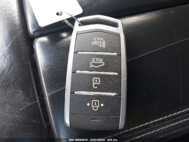 Genesis G90 5.0 Ultimate 2017 KMHG54JH2HU028300 Image 11