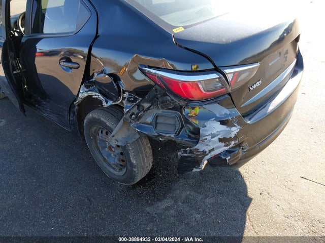 Toyota YARIS L 2019 3MYDLBYV7KY500929 Image 12