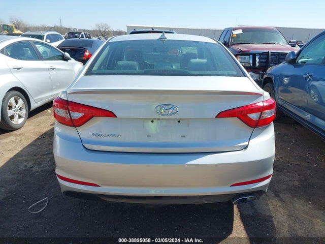Hyundai SONATA SE 2015 5NPE24AF1FH250272 Image 17