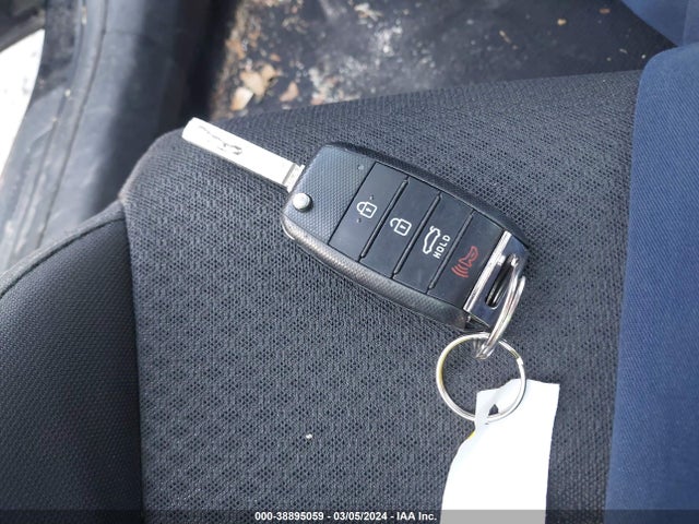 KIA Optima Lx 2018 5XXGT4L34JG195295 Image 11