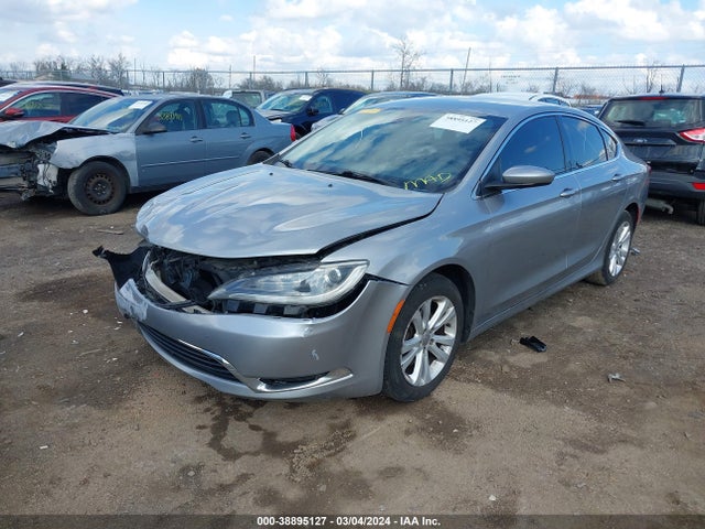 Chrysler 200 Limited 2015 1C3CCCABXFN714062 Image 2