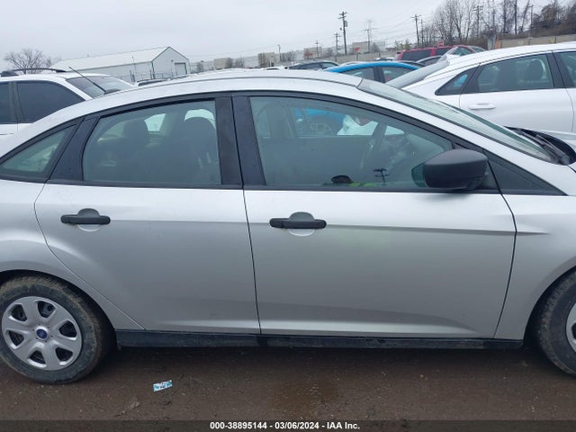 Ford FOCUS S 2018 1FADP3E25JL203173 Image 13