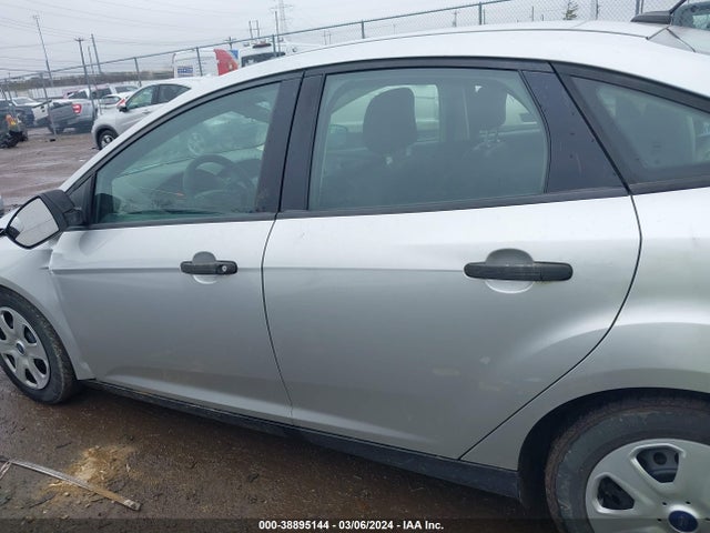 Ford FOCUS S 2018 1FADP3E25JL203173 Image 14