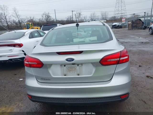 Ford FOCUS S 2018 1FADP3E25JL203173 Image 16
